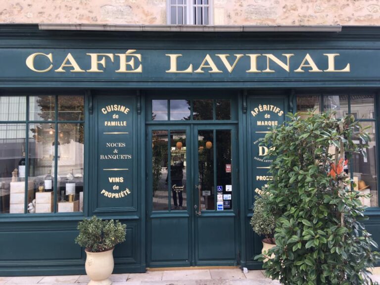 Café Lavinal > une adresse enomatic à Pauillac