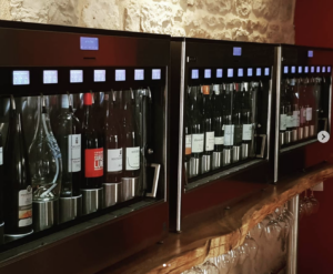 Distributeurs de vin au verre enomatic vendus par Enostore France au restaurant Les Vins d'Anges à Mâcon