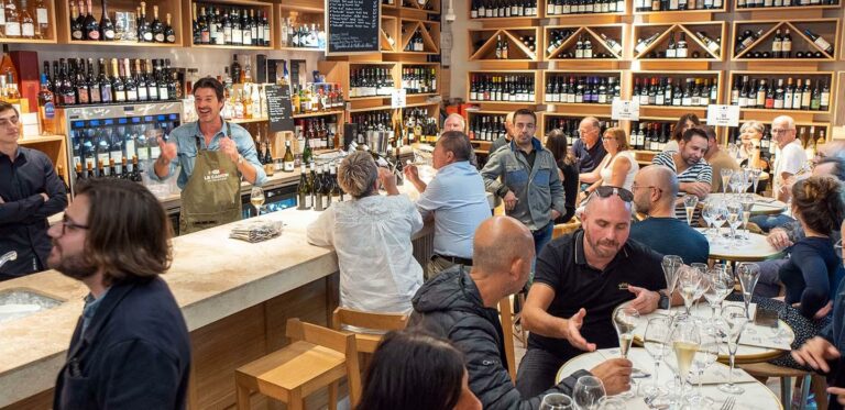 Le Canon du Vieux Port propose de grands vins au verre en garantissant la préservation parfaite de chaque bouteille entamée 😉