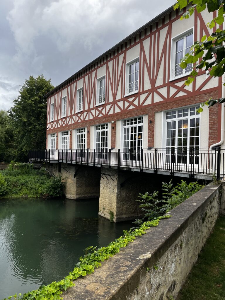 Le Moulin à Montévrain accueille l’un de nos distributeurs de vin au verre